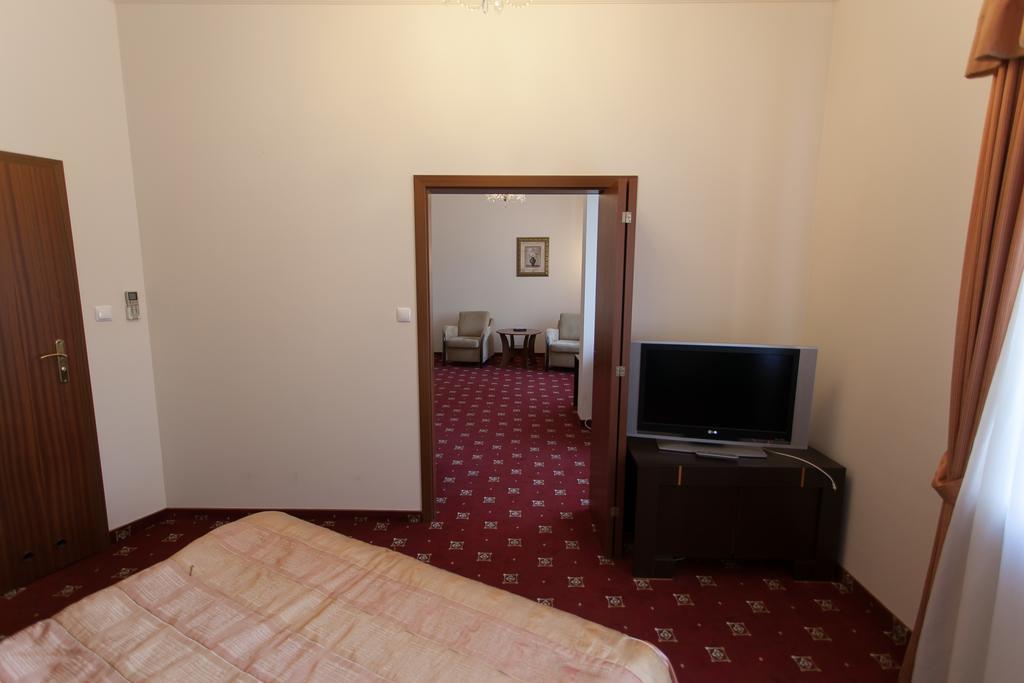 Hotel Twins II Варшава Екстер'єр фото