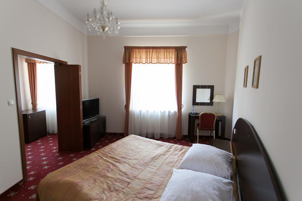 Hotel Twins II Варшава Екстер'єр фото